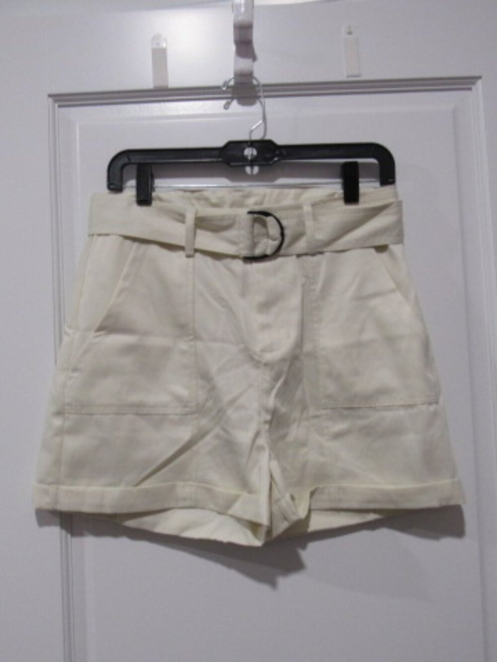 Venus Relaxed Twill Shorts Cream 10 NWT